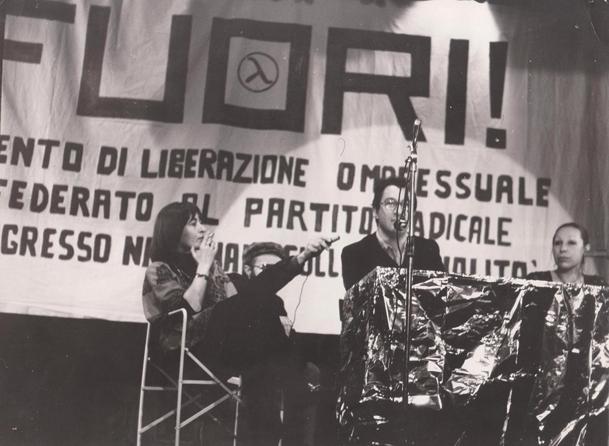 V Congresso nazionale del FUORI, 1975. Da sinistra: Laura Fossetti, Angelo Pezzana, Alba Montori